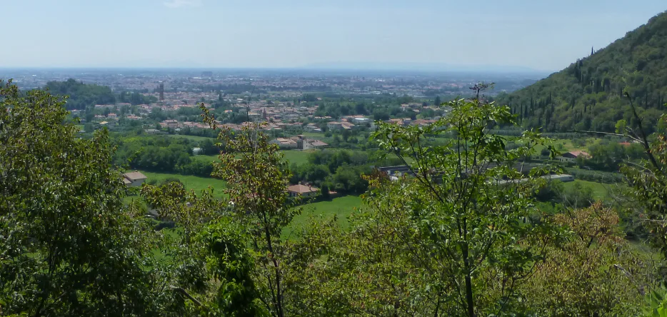 Plaine où se situe Bassano del Grappa La plaine où se situe Bassano del Grappa