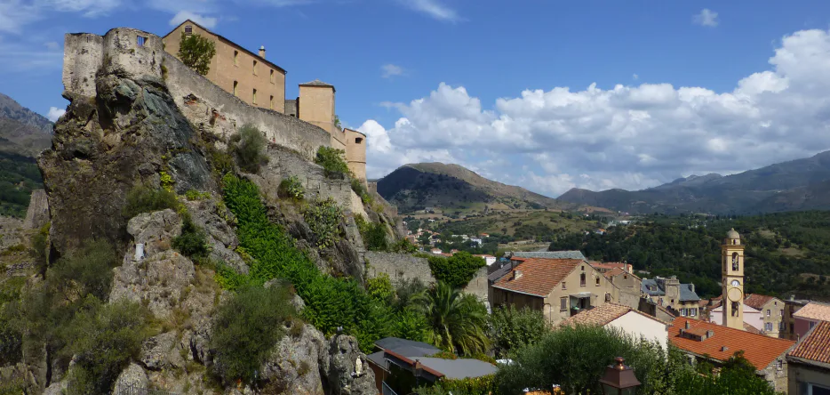 Vue de Corte et de sa citadelle