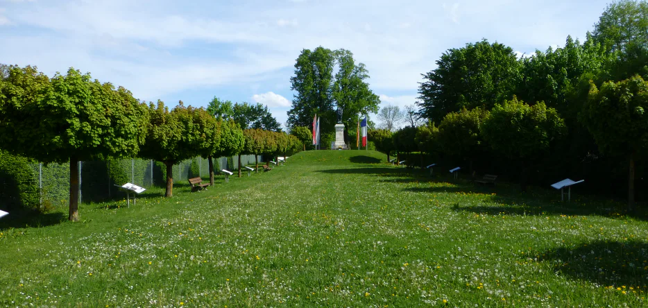 The mound and its memorial monument in Eckmuehl